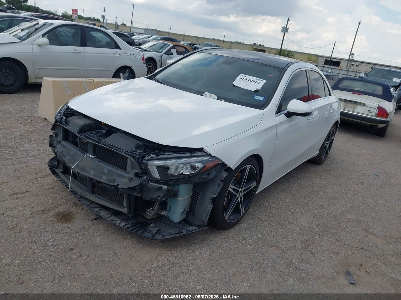 2020 MERCEDES-BENZ A 220 · 2/11