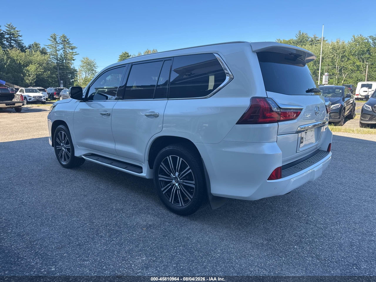 2018 LEXUS LX 570 THREE-ROW · 3/10