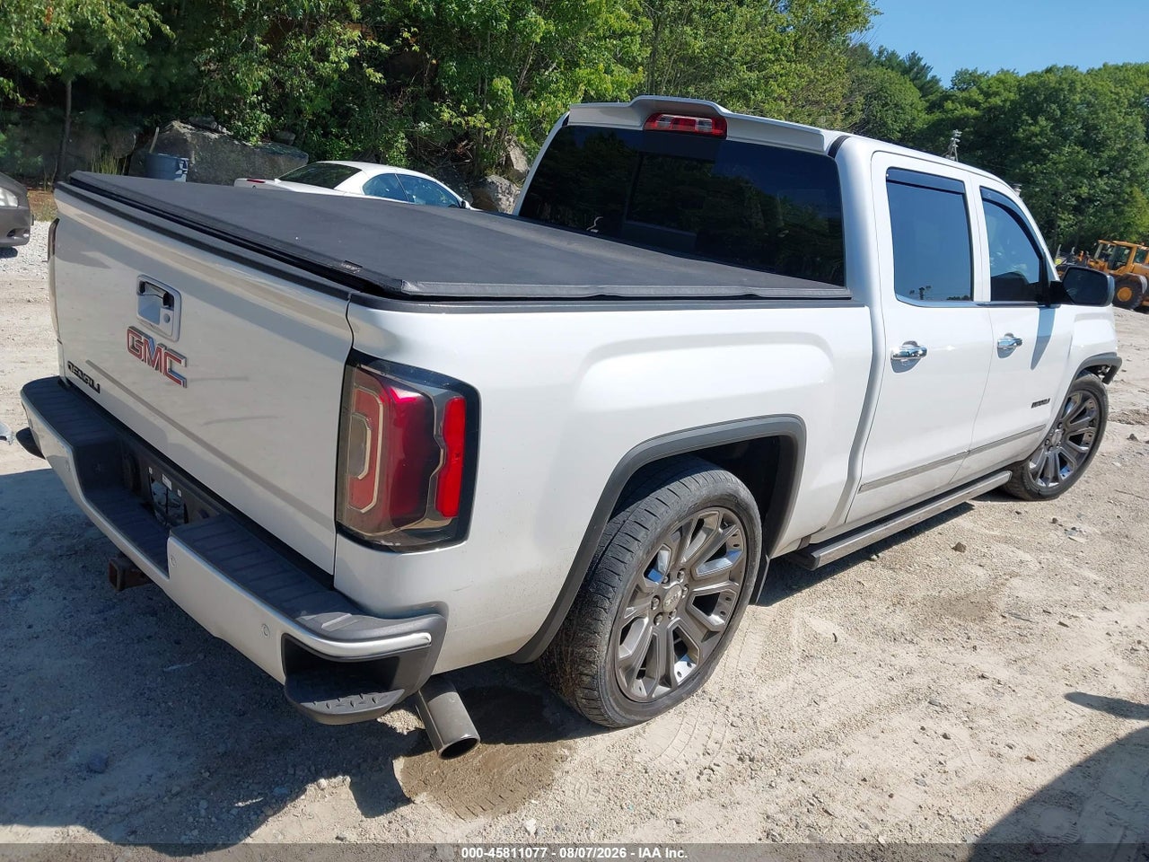 2017 GMC SIERRA 1500 DENALI · 4/11