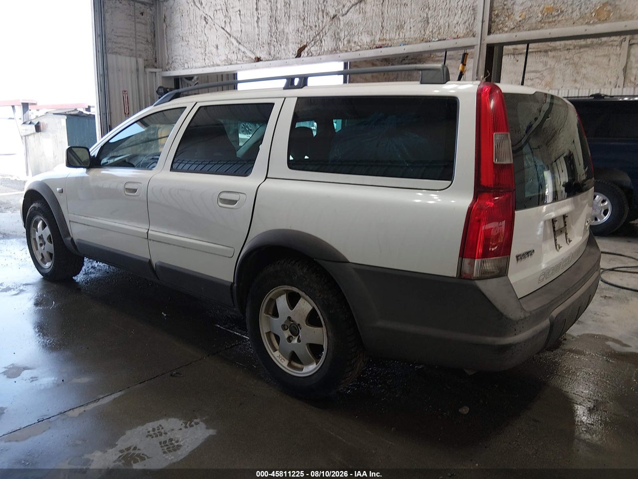 2004 VOLVO XC70 2.5T · 3/11