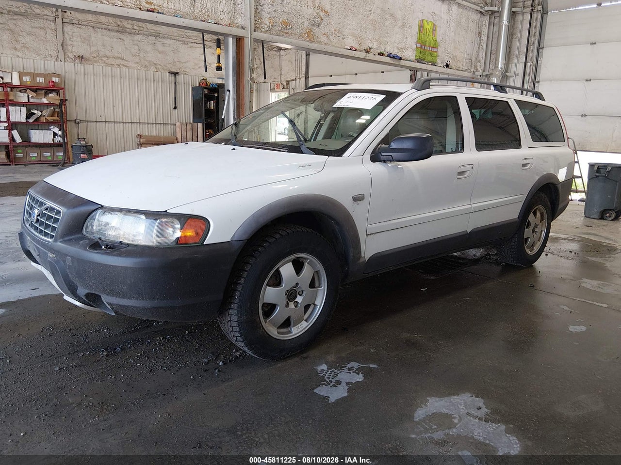 2004 VOLVO XC70 2.5T · 2/11
