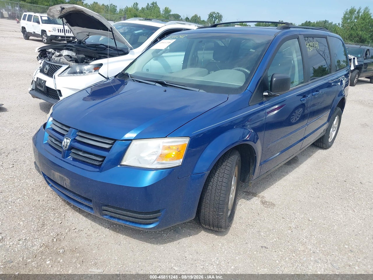 2010 DODGE GRAND CARAVAN HERO · 2/11