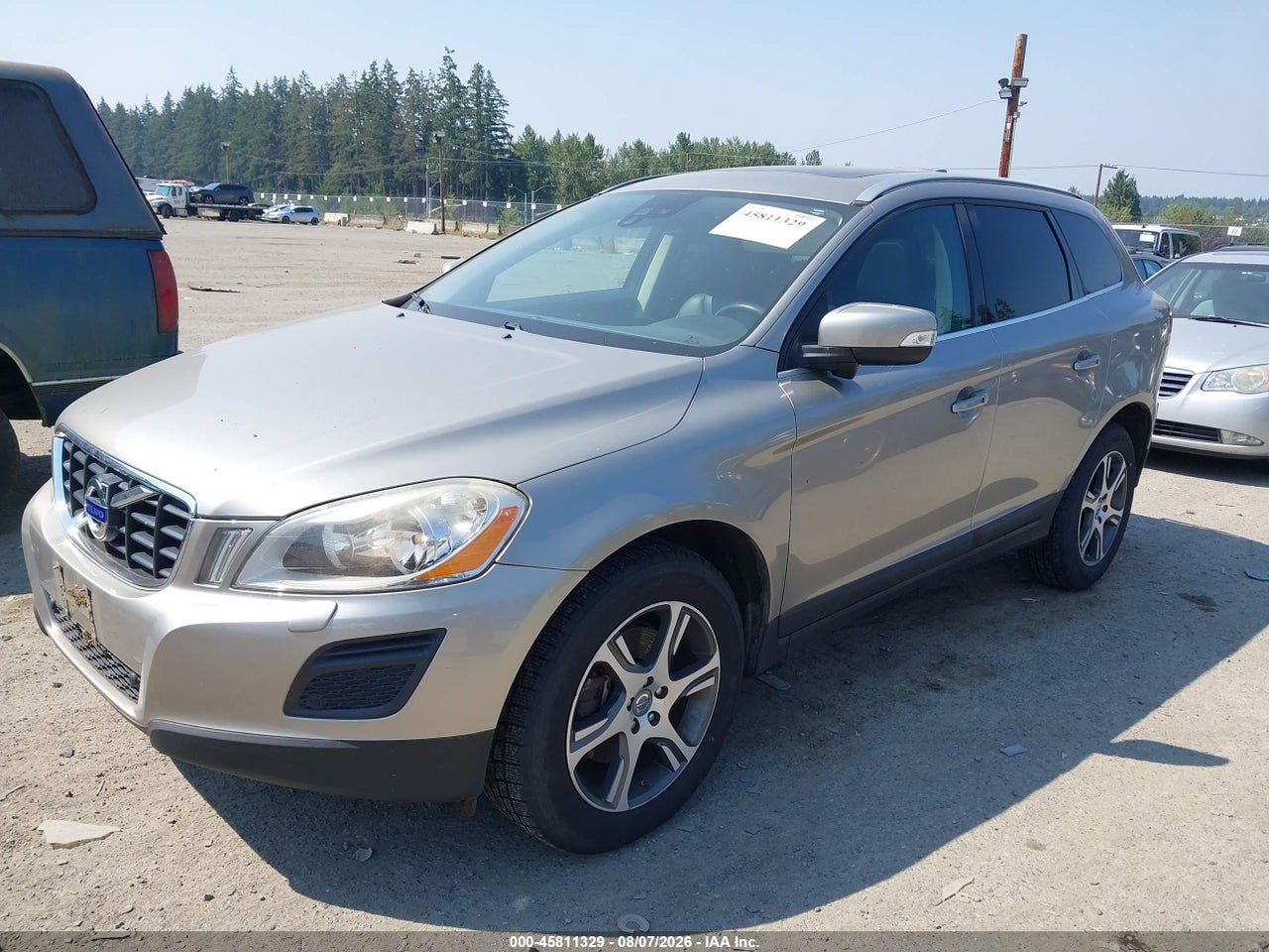 2011 VOLVO XC60 T6 · 2/11