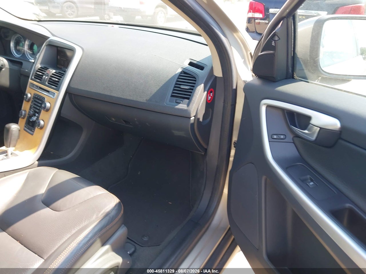 2011 VOLVO XC60 T6 · 5/11