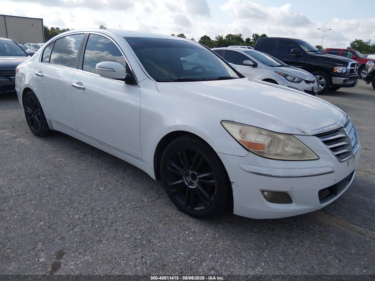 2011 HYUNDAI GENESIS 3.8