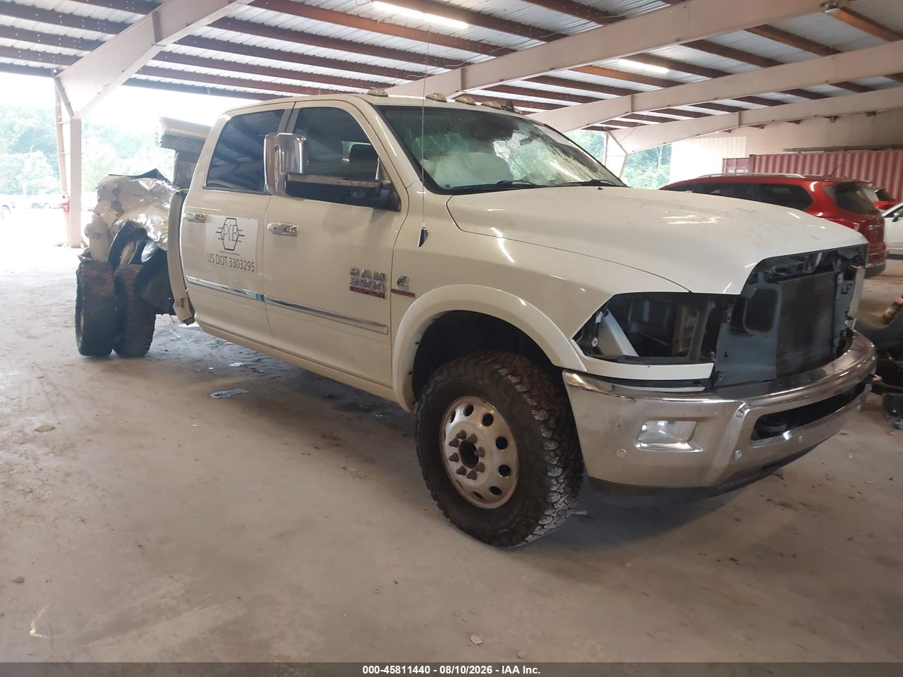 3C63RRJL0JG****** · 2018 RAM 3500 LARAMIE  4X4 8' BOX