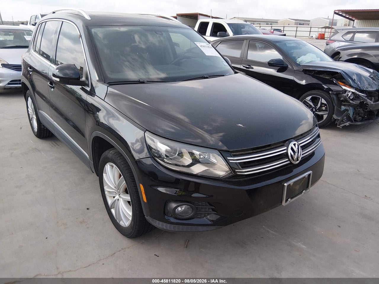WVGBV7AX7GW****** · 2016 VOLKSWAGEN TIGUAN SE