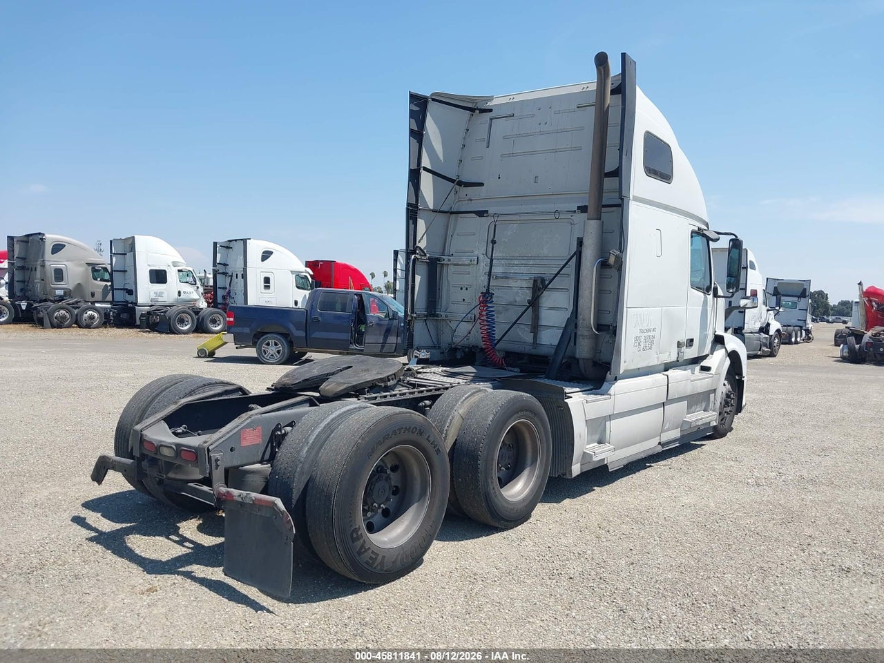 2017 VOLVO VNL · 4/4