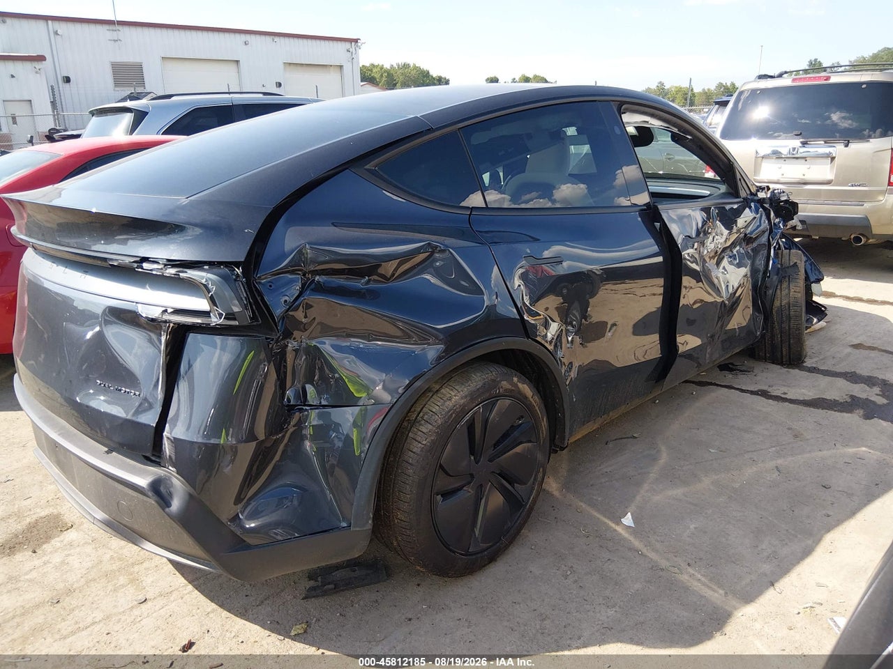 2026 TESLA MODEL Y · 4/10