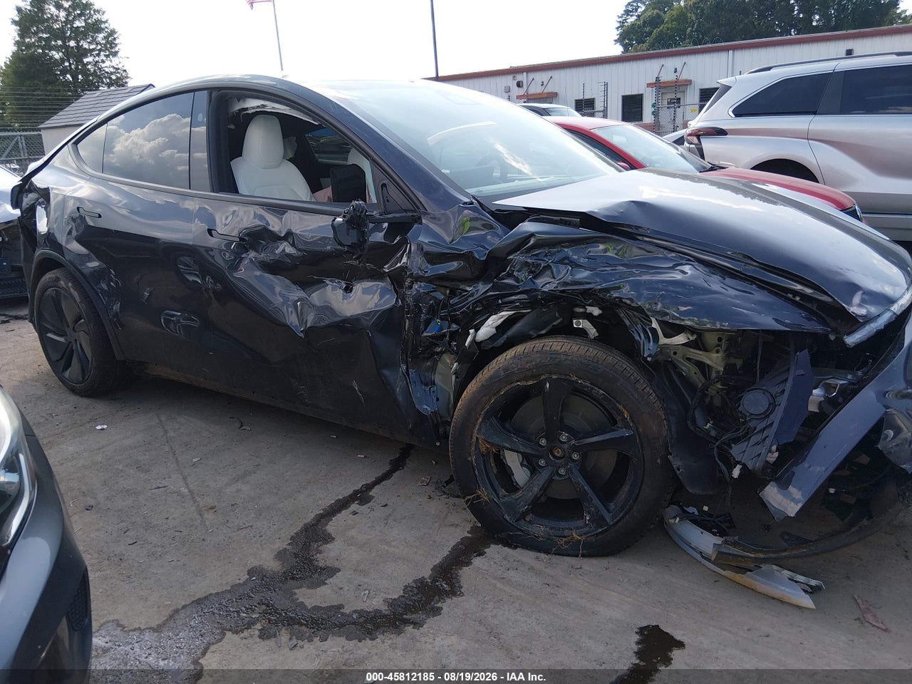 2026 TESLA MODEL Y · 6/10