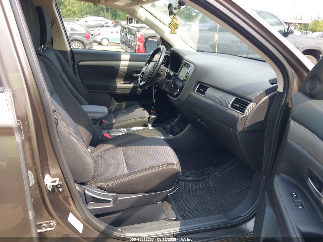 2016 MITSUBISHI OUTLANDER SE · 5/11