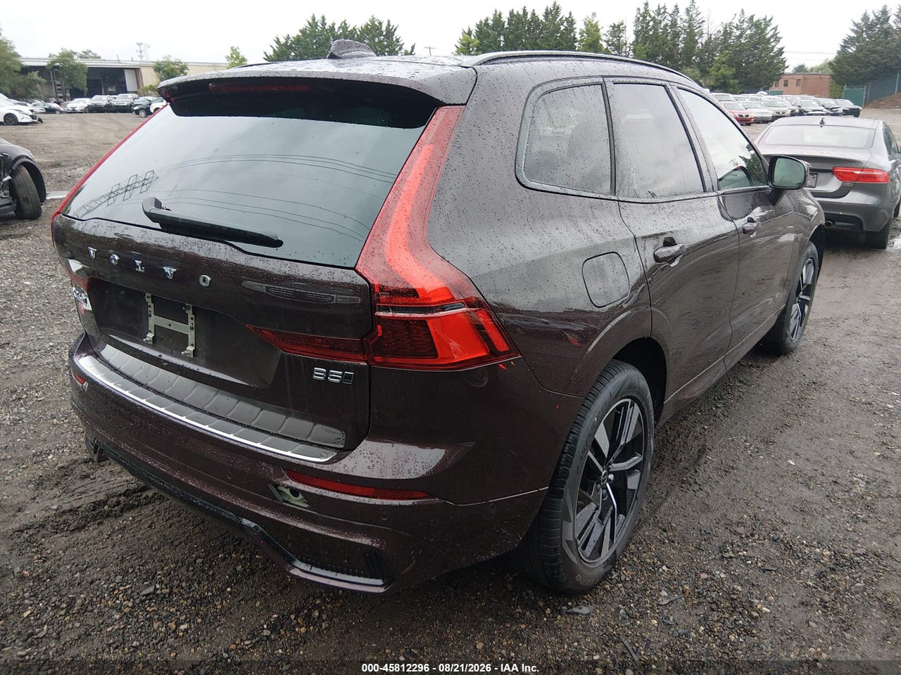 2026 VOLVO XC60 B5 PLUS · 4/11