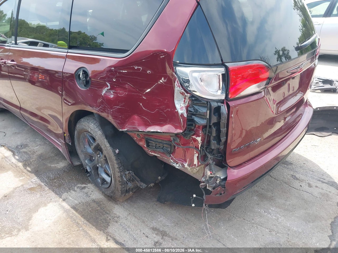 2019 CHRYSLER PACIFICA TOURING L · 6/11