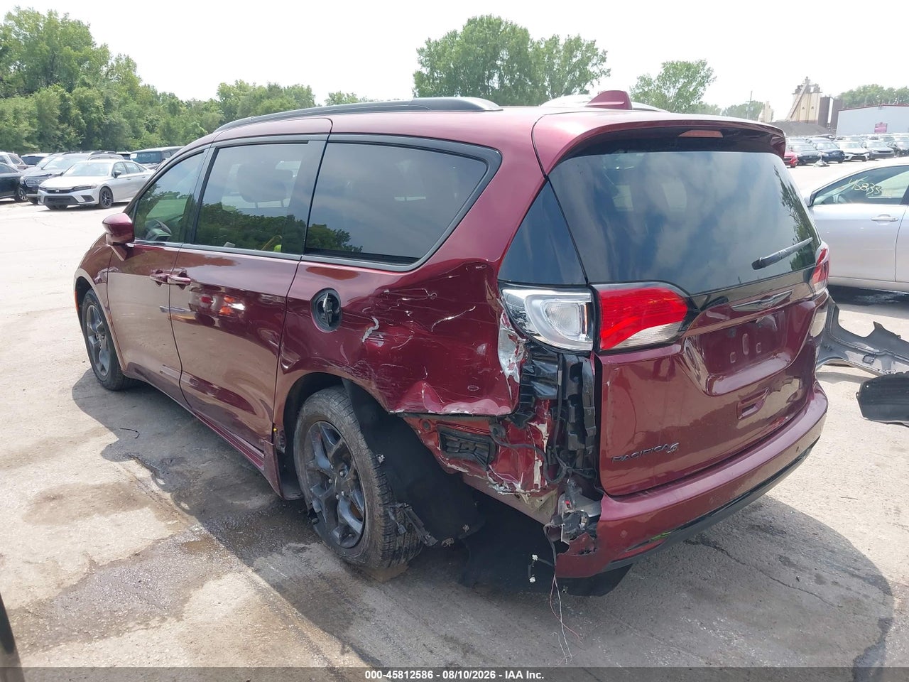 2019 CHRYSLER PACIFICA TOURING L · 3/11