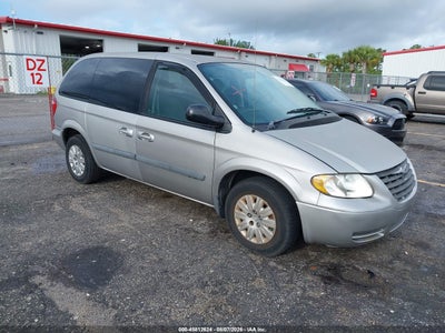 1C4GP45R55B****** · 2005 CHRYSLER TOWN &amp; COUNTRY