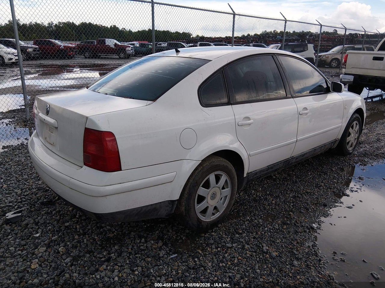 2001 VOLKSWAGEN PASSAT GLS · 4/11