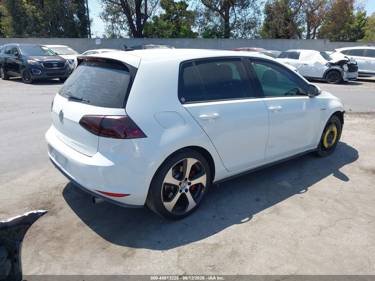 2017 VOLKSWAGEN GOLF GTI AUTOBAHN 4-DOOR/S 4-DOOR/SE 4-DOOR/SPORT 4-DOOR · 4/11