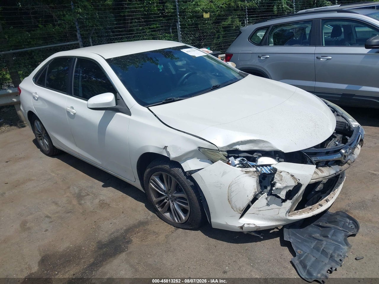 4T1BF1FK8GU****** · 2016 TOYOTA CAMRY SE