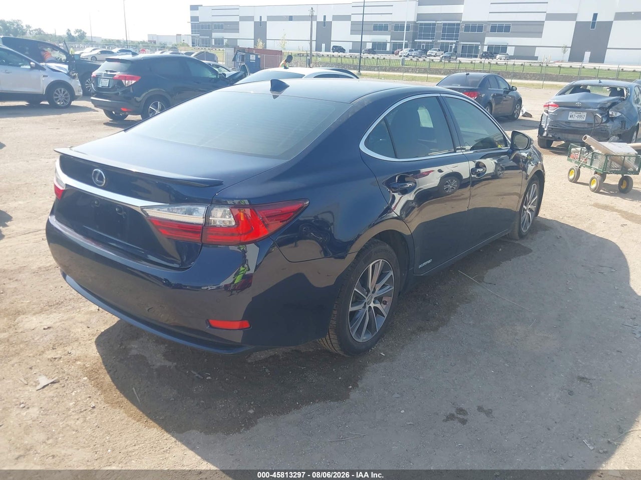2016 LEXUS ES 300H · 4/11