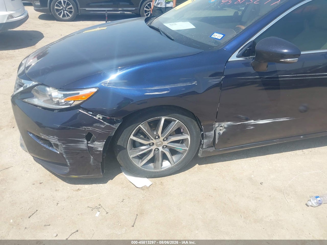 2016 LEXUS ES 300H · 6/11