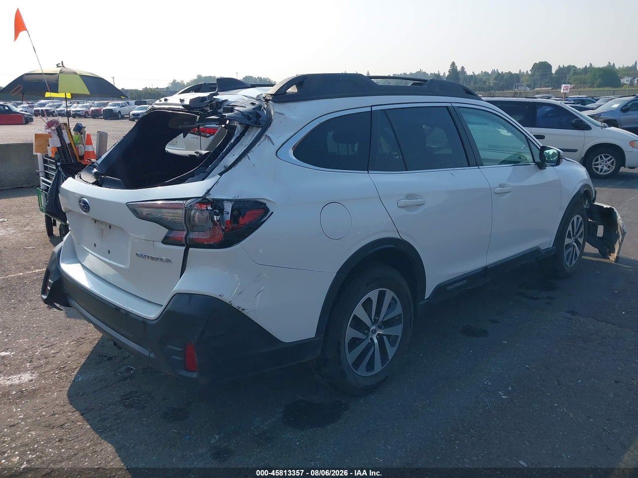 2022 SUBARU OUTBACK PREMIUM · 4/10