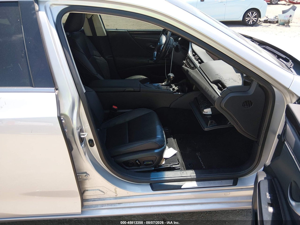 2020 LEXUS ES 350 · 5/11
