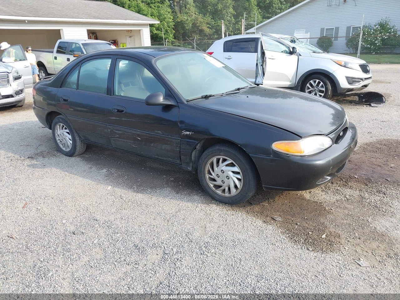 1FAFP13P0WW****** · 1998 FORD ESCORT SE