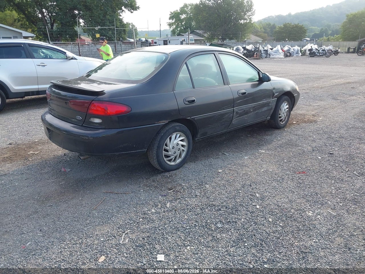 1998 FORD ESCORT SE · 4/11