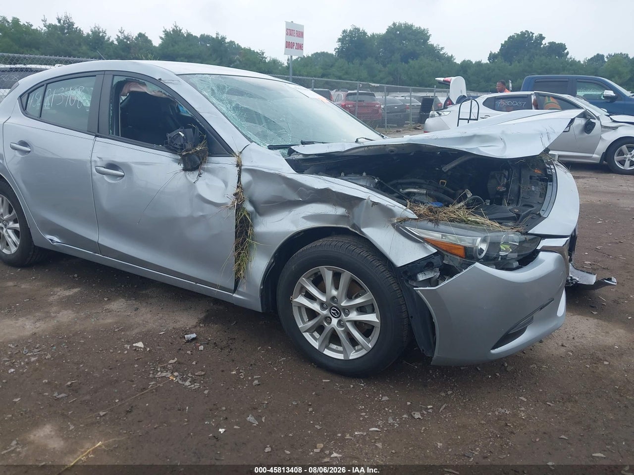 2017 MAZDA MAZDA3 SPORT · 6/10