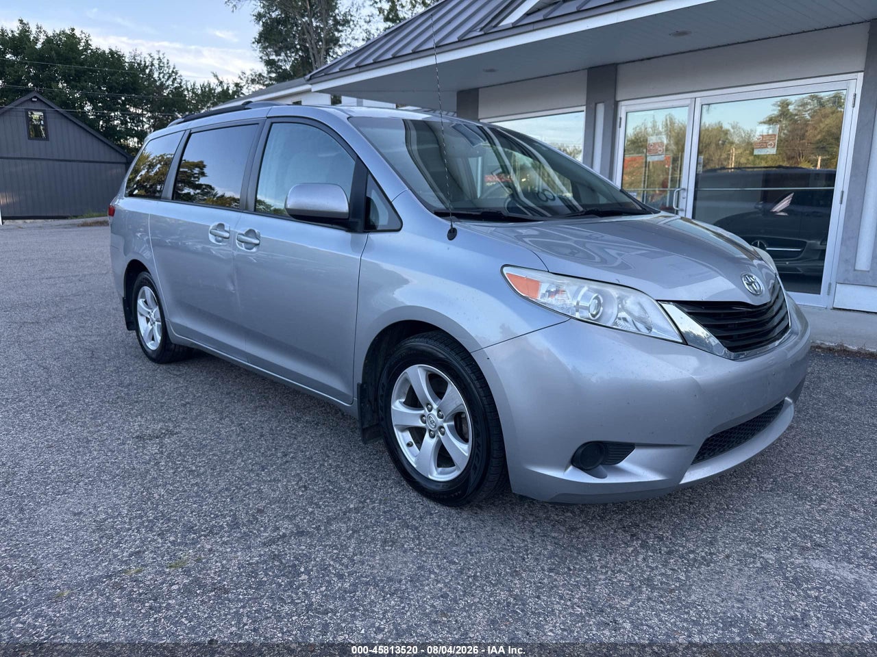 5TDKK3DCXES****** · 2014 TOYOTA SIENNA LE V6 8 PASSENGER