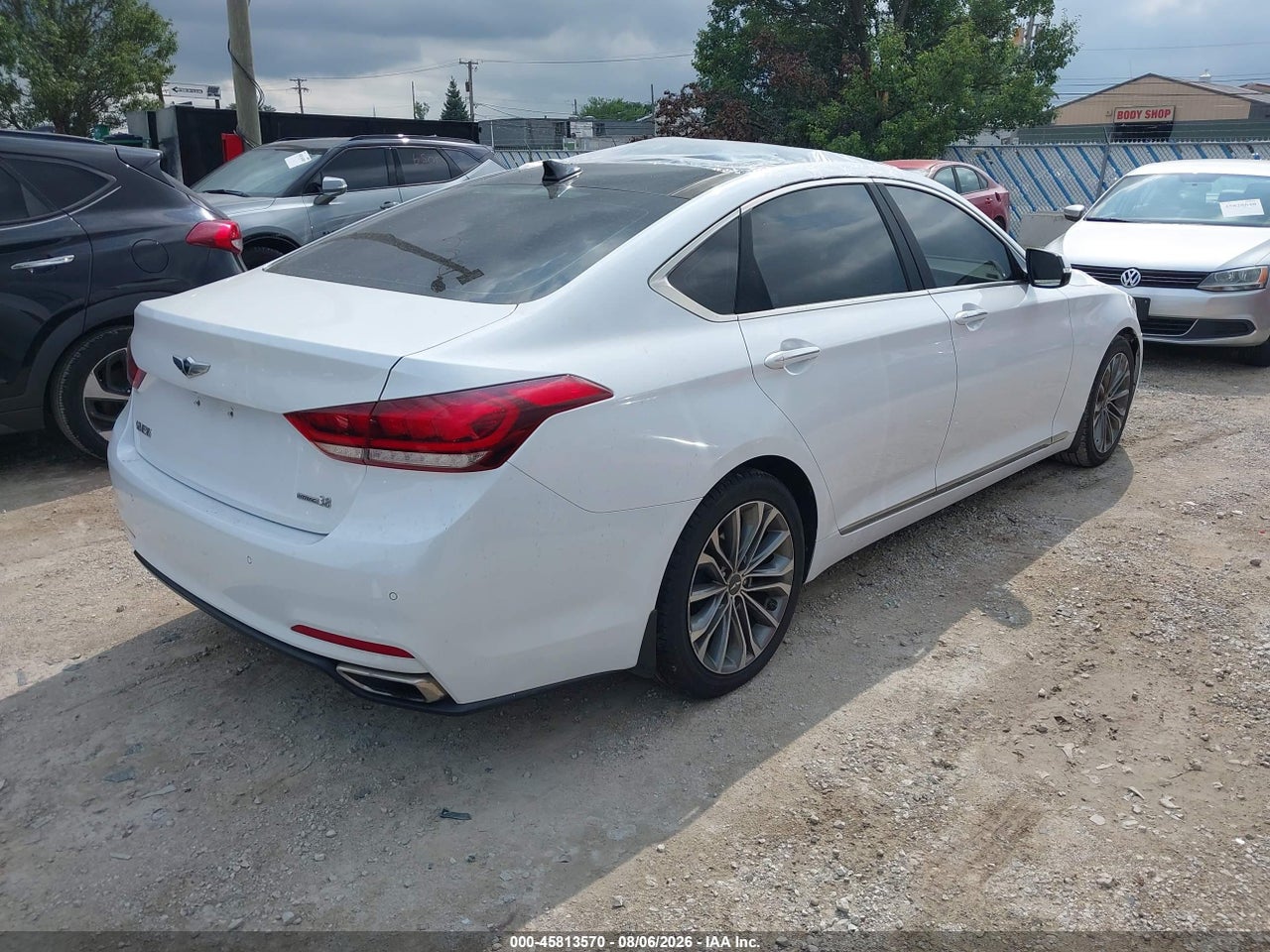 2016 HYUNDAI GENESIS 3.8 · 4/11