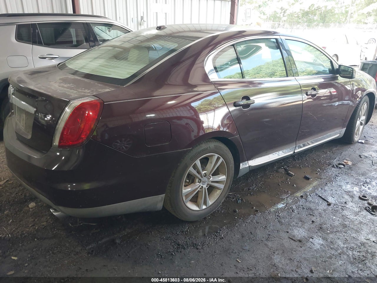 2011 LINCOLN MKS · 4/11
