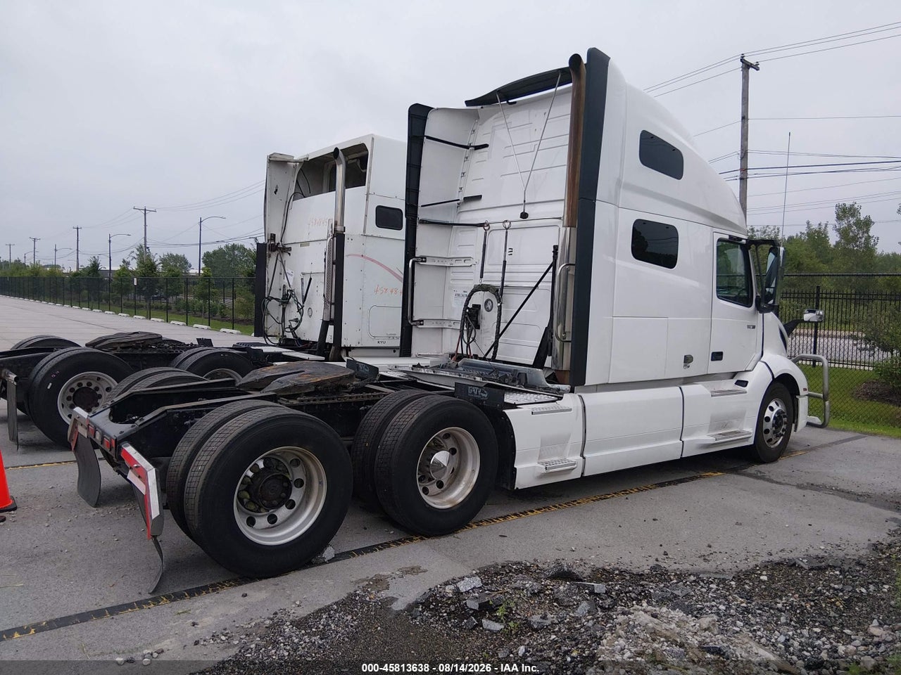 2020 VOLVO VNL · 4/10