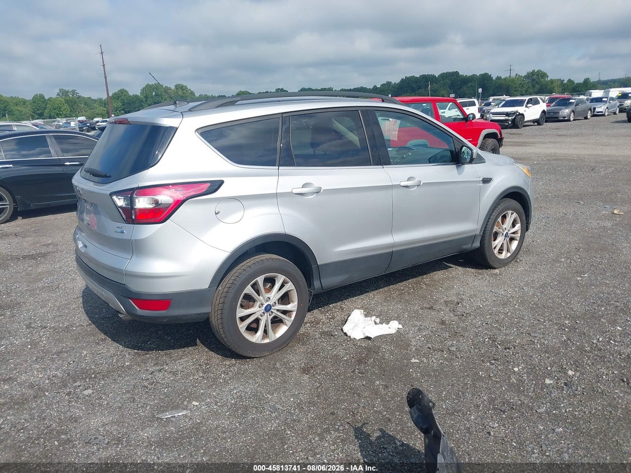 2018 FORD ESCAPE SE · 4/11