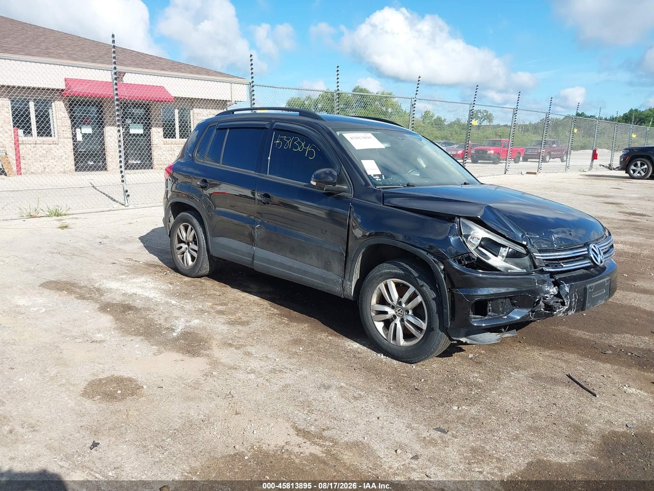 WVGBV7AX0GW****** · 2016 VOLKSWAGEN TIGUAN S