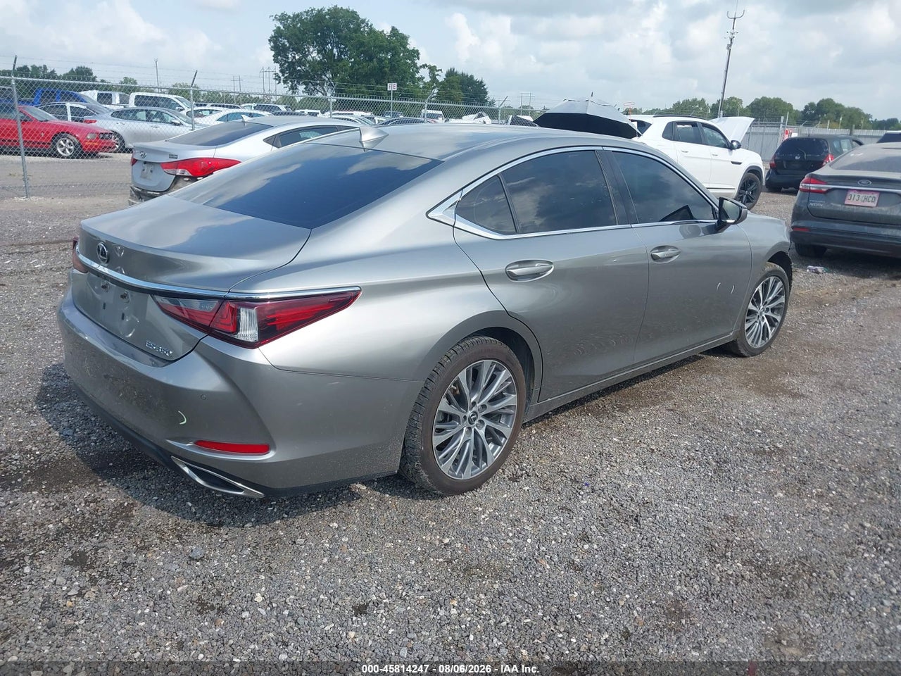 2019 LEXUS ES 350 LUXURY · 4/11