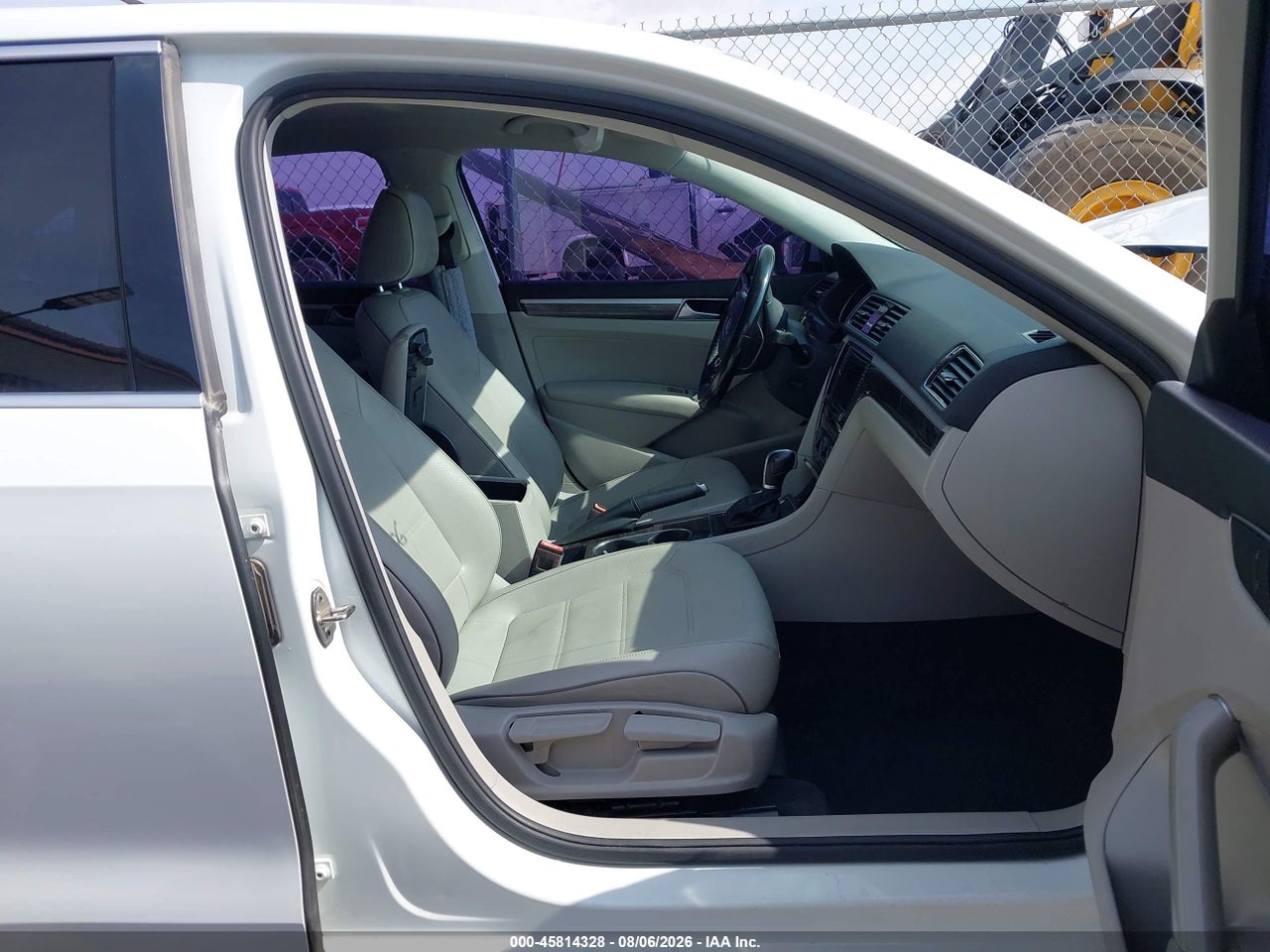 2018 VOLKSWAGEN PASSAT 2.0T SE · 5/10