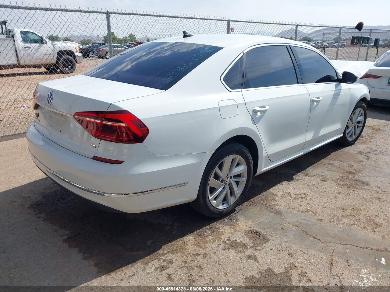 2018 VOLKSWAGEN PASSAT 2.0T SE · 4/10