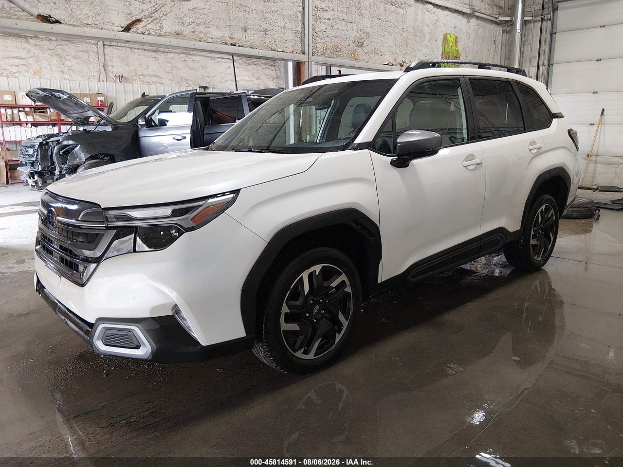 2025 SUBARU FORESTER LIMITED · 2/11