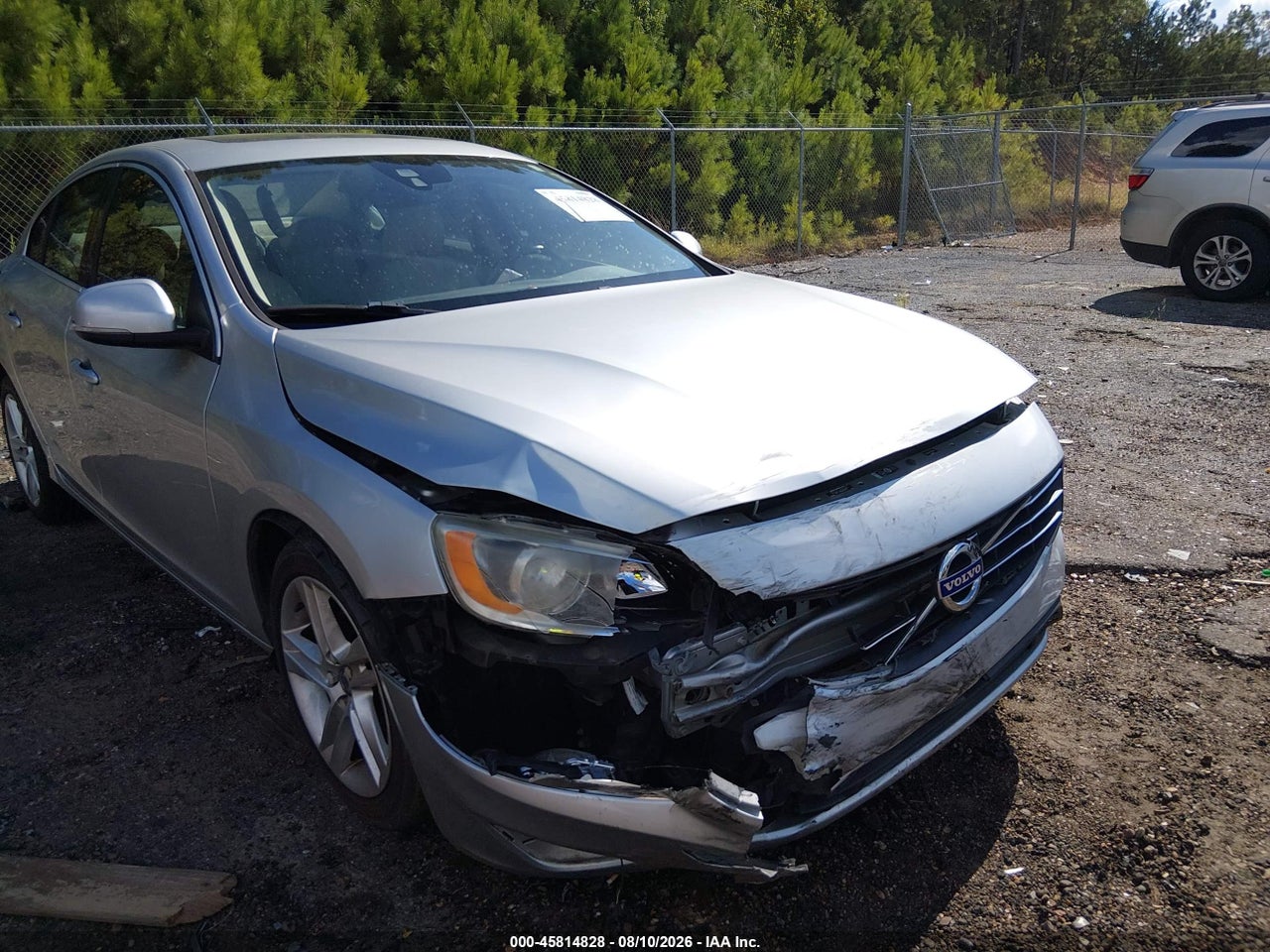 2015 VOLVO S60 T5 PREMIER · 6/10
