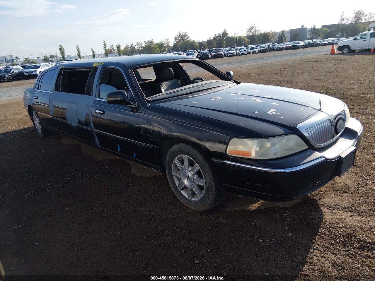 1L1FM88WX5Y****** · 2005 LINCOLN TOWN CAR EXECUTIVE