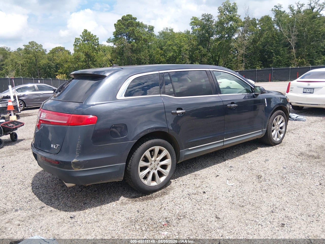 2014 LINCOLN MKT · 4/11