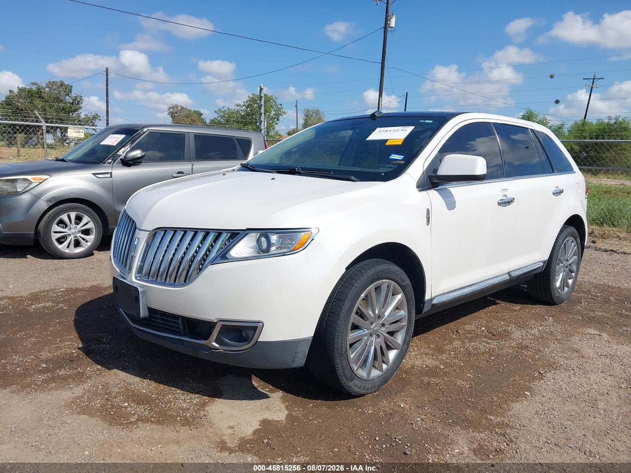 2LMDJ6JK2BB****** · 2011 LINCOLN MKX   · 2/11