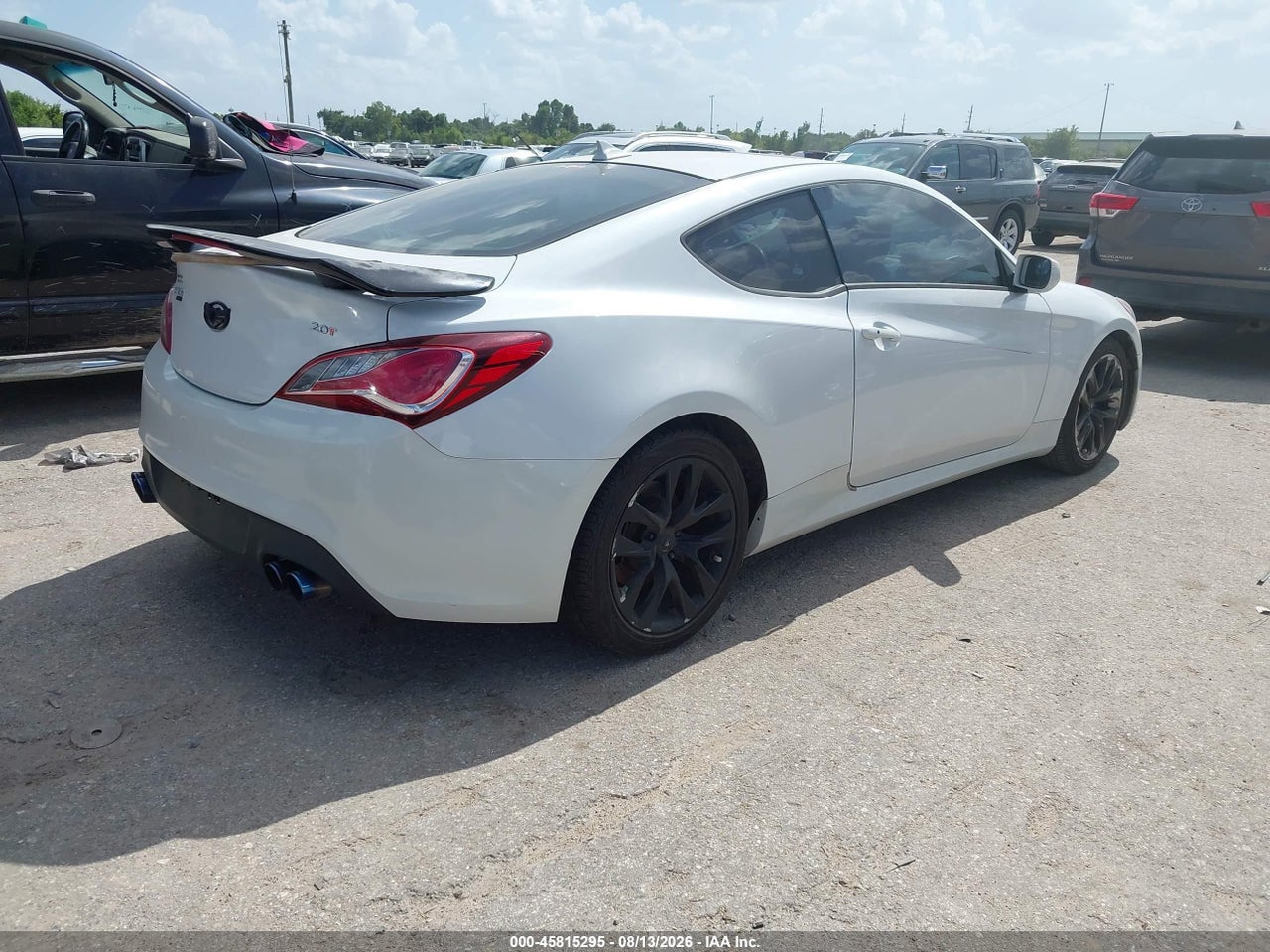 2013 HYUNDAI GENESIS 2.0T PREMIUM · 4/11