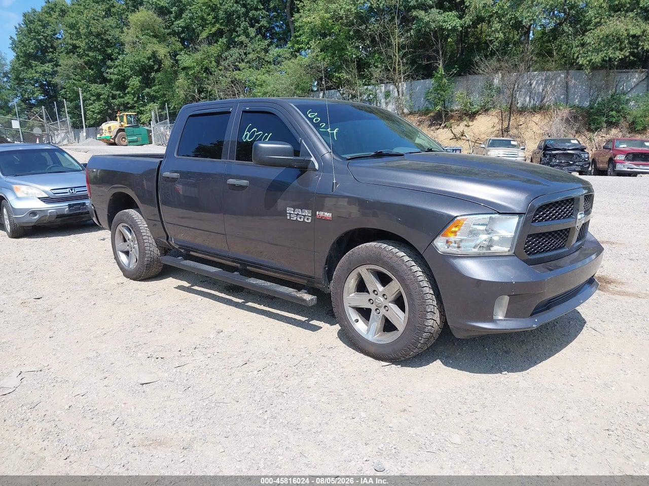 3C6RR7KT7JG****** · 2018 RAM 1500 EXPRESS  4X4 5'7 BOX