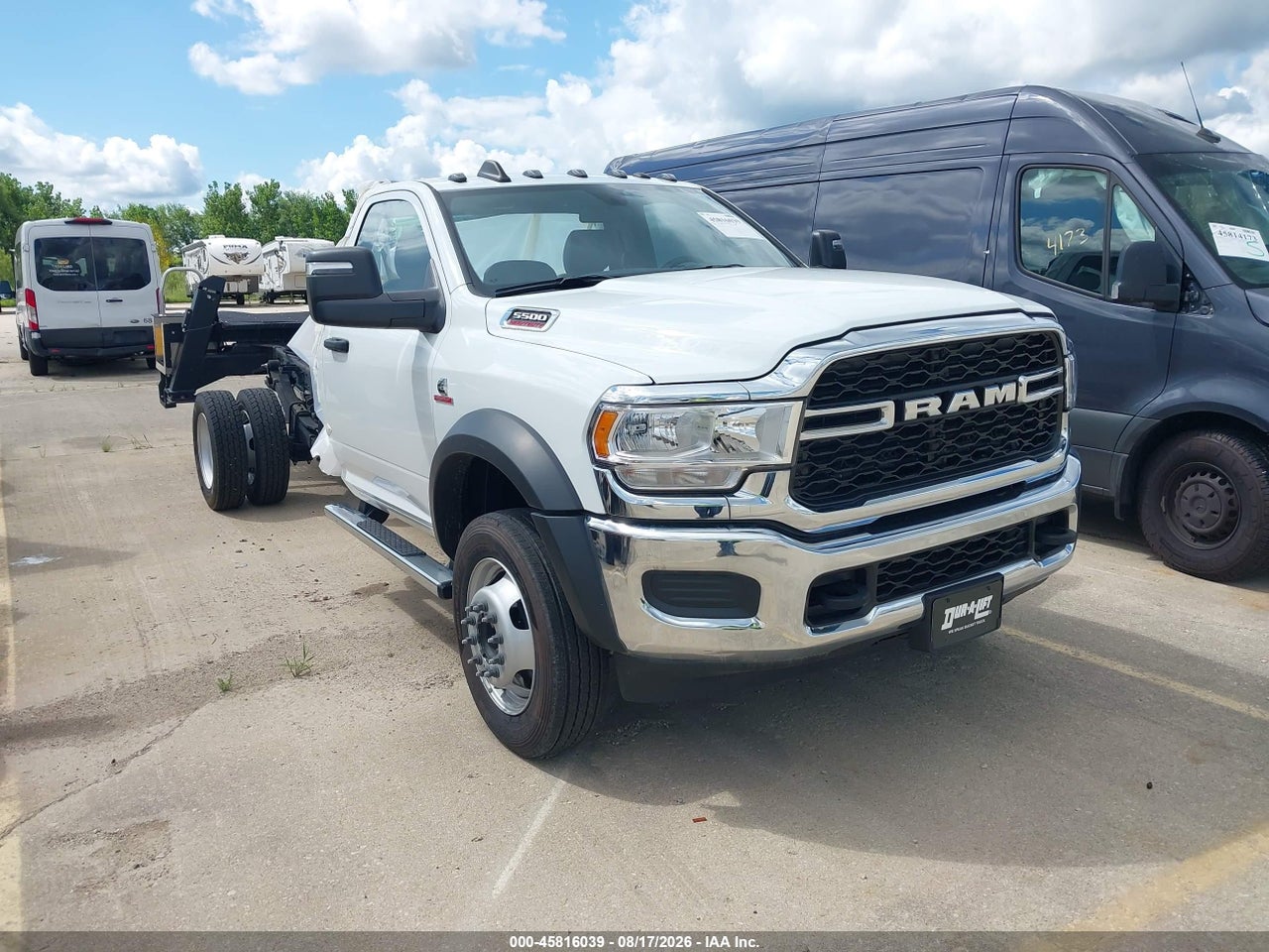 2024 RAM 5500 CHASSIS TRADESMAN/SLT
