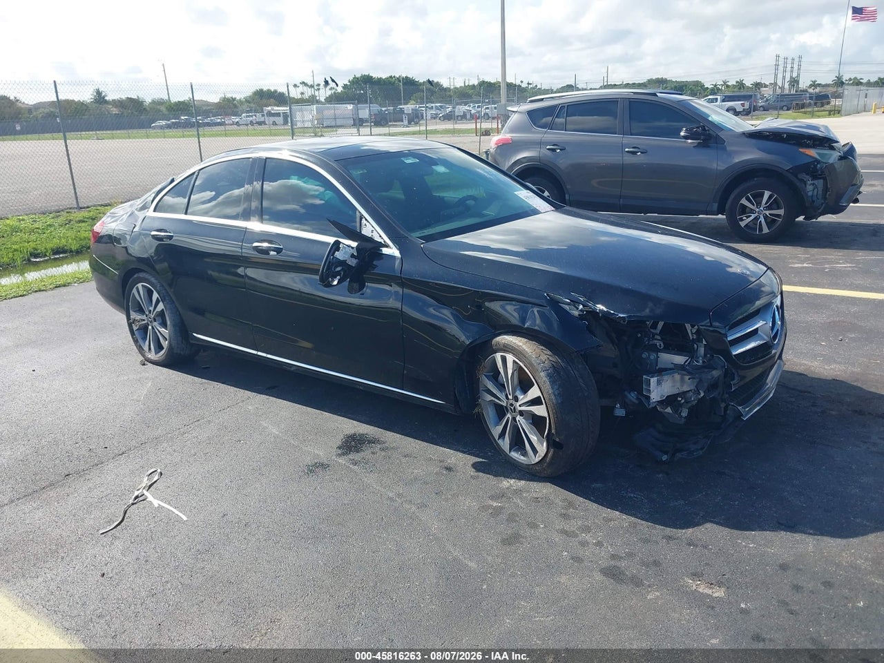 WDDWF4JB6JR****** · 2018 MERCEDES-BENZ C 300