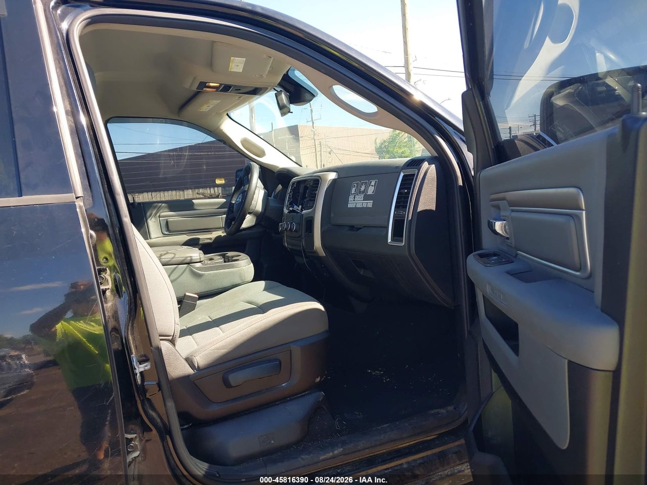 2014 RAM 1500 SLT · 5/11