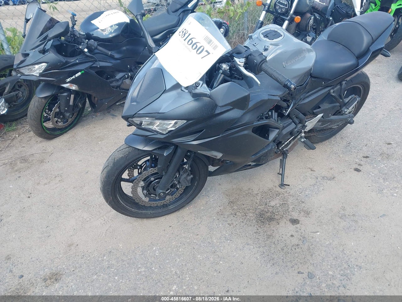 2025 KAWASAKI EX650 P · 2/10