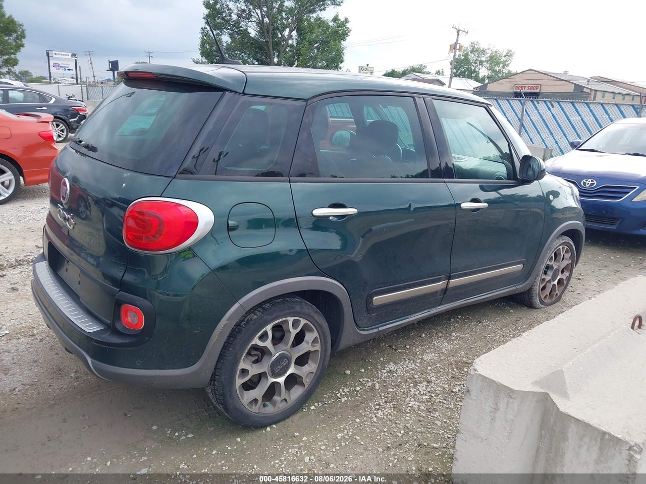 2014 FIAT 500L TREKKING · 4/11